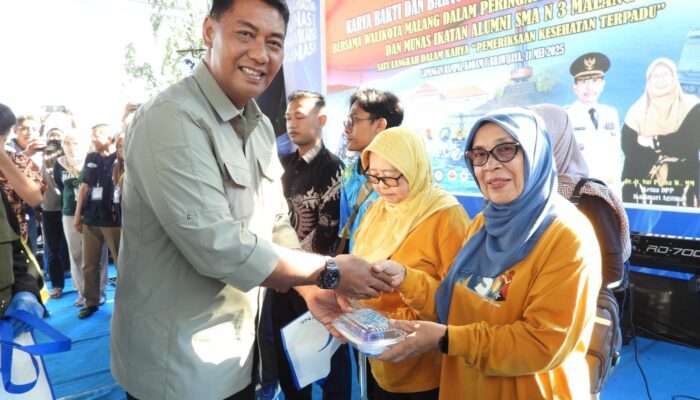 Danlantamal V Pimpin Karya Bakti dan Bakti Kesehatan TNI Angkatan Laut di Malang