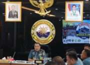Pangkoarmada II Terima Paparan Kasal Cup Fin Swimming Selat Madura 2025
