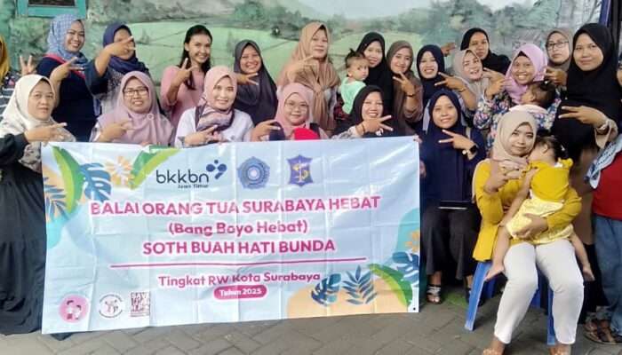 Sekolah Orang Tua Hebat (SOHT) : Kolaborasi Kecamatan Sukolilo dan Fakultas Psikologi UHT Bangun Ketangguhan Orang Tua dan Anak di Klampis Ngasem
