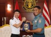 Danlantamal V Terima Kunjungan Komandan Kapal Perang Republic of Singapore Navy RSS Sovereignty (9VTN) dan RSS Supreme (S6KN)