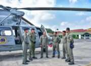 Tingkatkan Kualifikasi Penerbang TNI AL, Crew Helikopter AS565 MBe Panther Latihan Navigasi Jarak Sedang