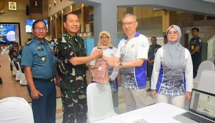 Koarmada II Kolaborasi Dengan FK Unair dan RSUD Dr. Soetomo Gelar Pemeriksaan Ultrasonografi Muskuloskeletal Gratis Bagi Prajurit