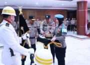 Kapolda Jatim Pimpin Upacara Pemuliaan Nilai Luhur Tribrata Pataka Polda Jatim ‘Tan Hana Dharma Mangrwa’