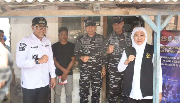 Resmi Dibuka, Danlantamal V Dampingi Gubernur Jatim Dalam Program Karya Bhakti TNI AL Rutilahu Tahun 2025