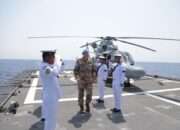 Membanggakan, Heli Panther Satgas MTF Dukung Kunjungan Kerja MTF Commander ke KRI Sultan Iskandar Muda