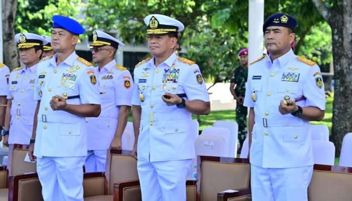 Komandan Puspenerbal Hadiri Upacara Militer Peresmian Validasi Organisasi di Lingkungan TNI AL