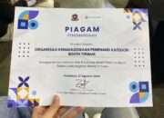 Organisasi Kemahasiswaan (Ormawa) Paskibra Universitas Dinamika Berhasil Raih Penghargaan Kategori Booth Terbaik di Bursa Ormawa 2025