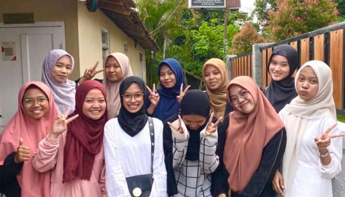 “Cahaya Maulid: Himpunan Mahasiswa PGSD Rayakan Kebangkitan Spiritualitas di Sleman”