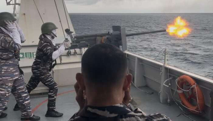 Tingkatkan Profesionalisme Prajurit, KRI REM-331 Gelar Simulasi Peperangan di Laut Banda