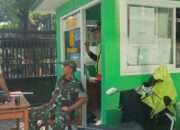 Komsos Babinsa Menganti dengan Penjaga Sekolah : Wujudkan Keamanan Lingkungan Pendidikan