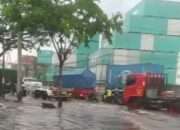 Pembangunan Gudang Tanpa Perencanaan Matang di Tambak Osowilangun Dituding Jadi Pemicu Banjir