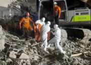 Di Temukan Tiga Jenazah Korban Runtuhan Ponpes Al Khoziny oleh Basarnas