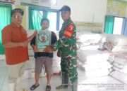 Babinsa Banyuates Salurkan Harapan Baru: Bibit Padi untuk Kuatkan Ketahanan Pangan Desa