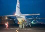 Pesawat Casa TNI AL Laksanakan Dukungan Night Static Jump Dikpasis AAL