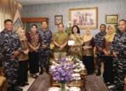 Eratkan Silaturahmi, Pangkoarmada II Melaksanakan Anjangsana Ke Laksamana TNI (Purn) Ade Supandi