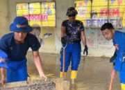 Korpolairud Baharkam Polri Lakukan Normalisasi Sekolah Terdampak Lumpur di Padang Pariaman