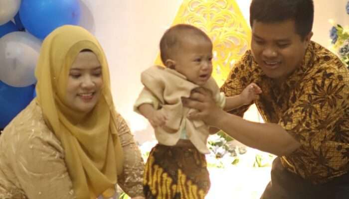 Tedhak Siten dan Aqiqoh : Langkah Pertama Anak dalam Tradisi Jawa yang Penuh Makna dan Harapan Masa Depan Terbaik