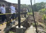 Bupati Sidoarjo Instruksikan Penanganan Cepat Bantaran Sungai Longsor di Prambon