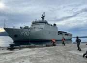 Kodaeral lX Sambut Kedatangan KRI Banjarmasin- 592 Merapat di Dermaga Tawiri Kota Ambon