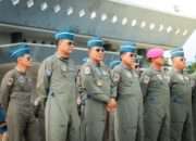 Pangkoarmada II Hadiri Penyematan Brevet Kehormatan Penerbang kepada Tujuh Pati TNI AL