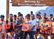 Tingkatkan Standar Keamanan dan Dukung Wisata Bahari, Kodaeral IX Beri Bantuan Life Jacket Nelayan Negeri Saleman