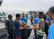 Ingatkan Alam dan Cuaca, Komandan Kodaeral XI Didampingi Wadan dan PJU Berkunjung kepada Para Nelayan