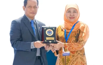 Gubernur Khofifah Raih Penghargaan Pembina Terbaik Pengelolaan Sampah Tahun 2026