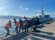 KRI Tatihu-853 Sandar di Dermaga Ksatriaan Tawiri Kodaeral IX dalam Misi Perisai Sura-26