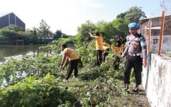 Polda Jatim Gelar Kerja Bakti Serentak Laksanakan Program Gerakan Indonesia Asri