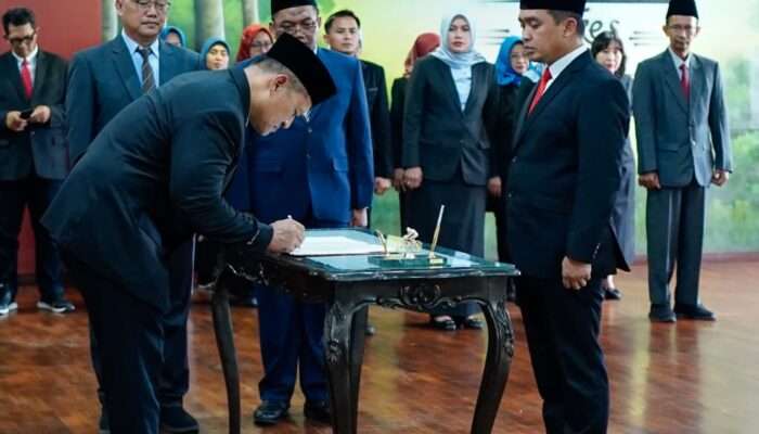 Alumni FK UHT Pimpin RSUD dr. R. Soedarsono Pasuruan