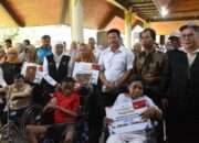 Gubernur Khofifah Salurkan Bansos Rp3,016 Miliar, Bupati Subandi PastikanTepat Sasaran