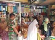 Babinsa Torjun Sertu Aliwafa Pantau Harga Sembako Selama Ramadhan di Pasar Torjun