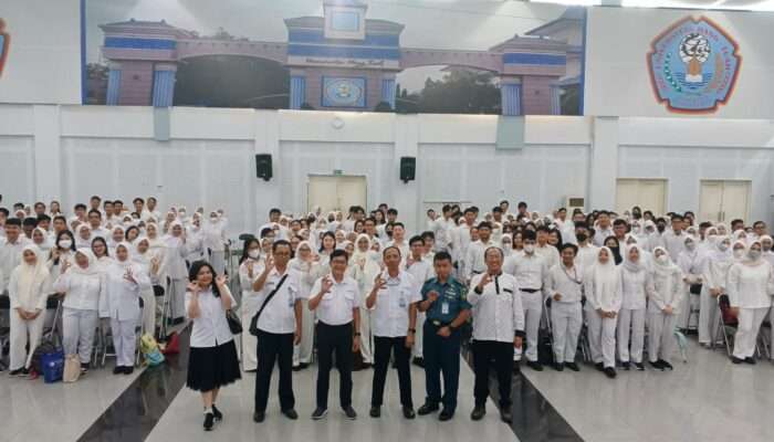 Siap Mengabdi untuk Negeri, Dokter Muda Angkatan 50 FK UHT Resmi Dibekali