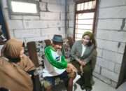 Meringankan Beban Warga, Wabup Sidoarjo Serahkan Bantuan Kursi Roda di Porong