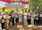 Dukung Swasembada Pangan, Kapolres Jombang Serahkan Bantuan Bibit Jagung Kepada Gapoktan Desa Katemas Kecamatan Kudu