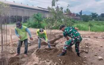 Babinsa Serka Hadi Kawal Pembangunan Koperasi Merah Putih, Wujudkan Kemandirian Ekonomi Desa