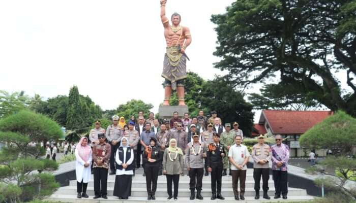 Gubernur dan Kapolda Jatim Resmikan Sarana Prasarana SMAN 2 Taruna Bhayangkara di Banyuwangi