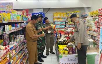 Sidak Mamin Jelang Lebaran, Koramil Duduksampeyan Pastikan Produk Aman Dikonsumsi