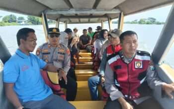 Berikan Rasa Aman, Polisi Siaga di Wisata Bahari Tlocor Selama Libur Lebaran