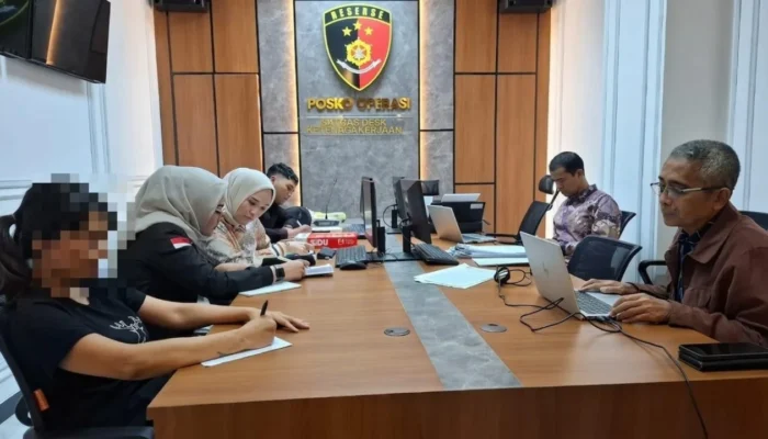 OJK Bersama Bareskrim Polri Amankan Tersangka Kasus Dugaan Tindak Pidana Perbankan