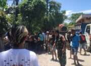 Babinsa Kopda Kadek Sastra Swastika Melaksanakan Pengamanan Terhadap Para Supir Muatan Sampah di TPA Suwung