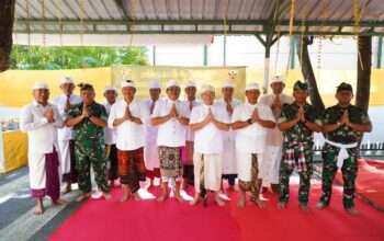 Pangdam IX/Udayana Hadiri Piodalan Pura Agung Udayana dan Dharma Shanti Hari Raya Nyepi Caka 1948
