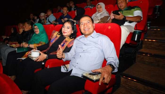 Pangkoarmada II dan Keluarga Besar Koarmada II Nobar Film Heroik TNI AL The Hostage’s Hero