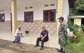 Tinjau Lokasi Pengeboran Sumur TMMD di Bilaporah Timur, Dandim Bangkalan berdialog hangat dengan masyarakat