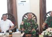 Wadan Kodaeral lX Turut Menjemput Kedatangan Pangdam XV Baru di Bandara Pattimura