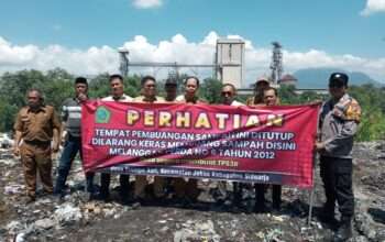 Ditemukan Sampah Industri, DLHK Sidoarjo Tutup TPA Liar di DesaTrompoasri, Jabon