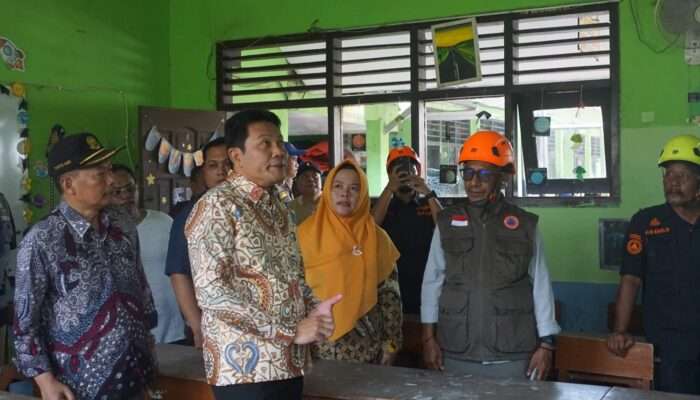 Sidak SDN 1 Sidokepung, Bupati Siapkan Opsi Bangun Gedung 2 Lantai