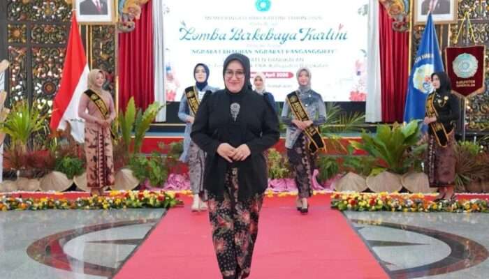 Semangat Kartini Menggema di Pendopo Agung: Kebaya Jadi Simbol Perempuan Bangkalan Berkarya dan Berdaya